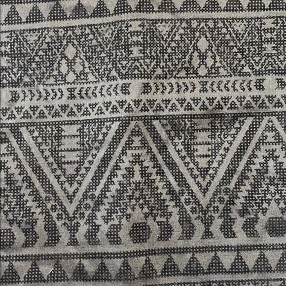 Black tight skirt - Picture 2 of 3